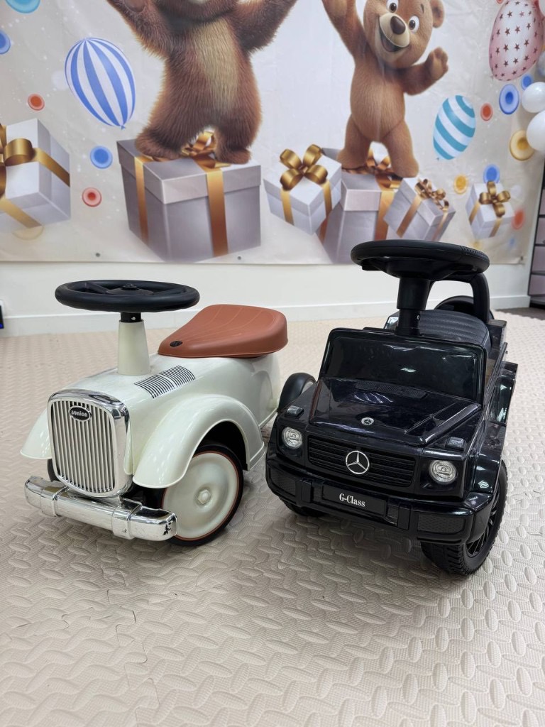 Машинки-каталки для детей в лофте Кидс Тайм